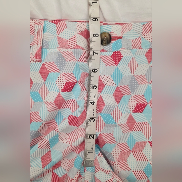 Columbia Women’s Geometric Print Shorts Size 4 3” Inseam Like New - Picture 9 of 10